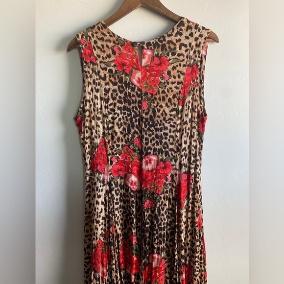 M.P.H -  Leopard 🐆 and Rose 🌹 Dress - Picture 4 of 10